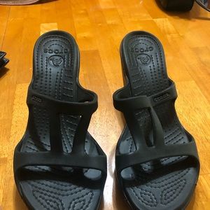 Crocs. Matte Blacked heeled crocs. Never worn 🖤🖤